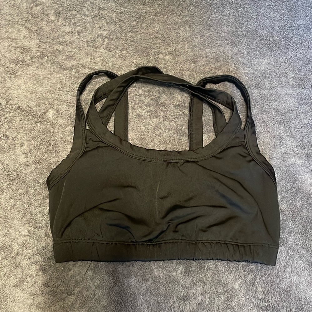 Livit unlined cross back black sports bra size M